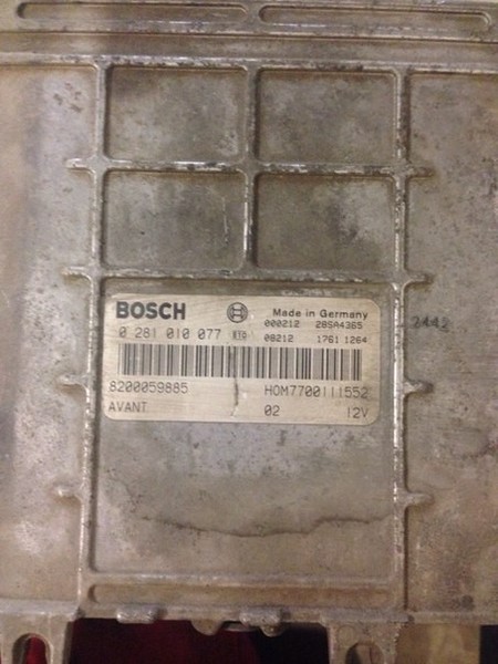 Электронный блок управления двигателем 0281010077   Renault Scenic