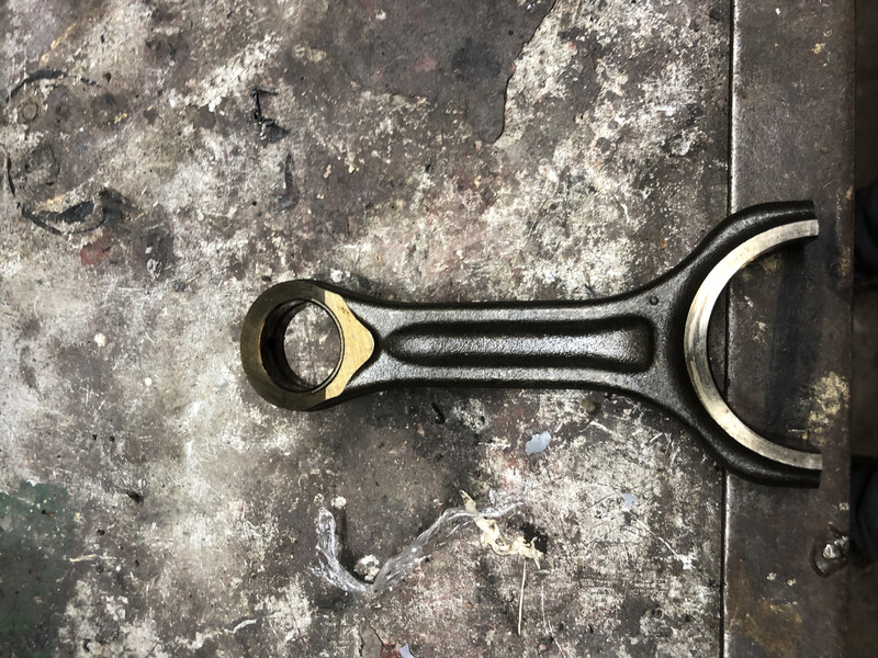 Шатун Peugeot 3008 универсал 2011 г.  1.6 л дизель Ровно