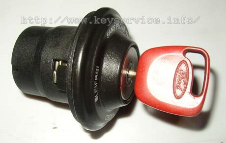 Крышка бензобака Ford Escort универсал 1998 г.  1.6 л бензин Дубно