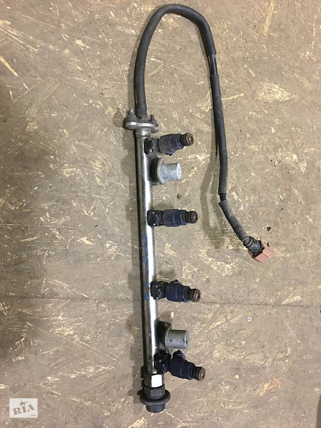 Патрубок топливной рейки Kia Cerato  2008 1.6 Бензин 