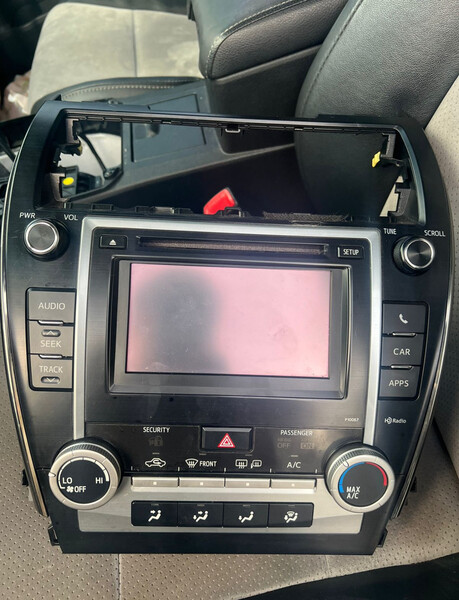 Автомагнітола Toyota Camry XLE 2012 2.5 Гибрид 