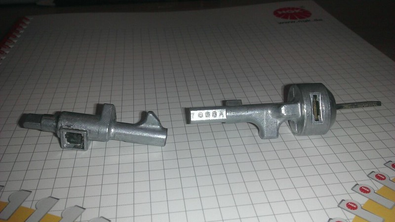 Центральный замок Toyota Land Cruiser 200  2012 универсал 4.6 Бензин Киев