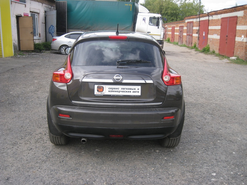 Задні бризковики Nissan Juke  2011 хетчбек 1.6 Бензин 
