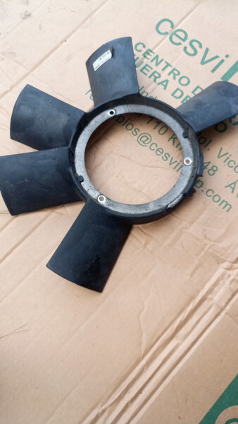 Вентилятор радиатора Audi A8 D2 1997 г.  3.7 л бензин Городенка