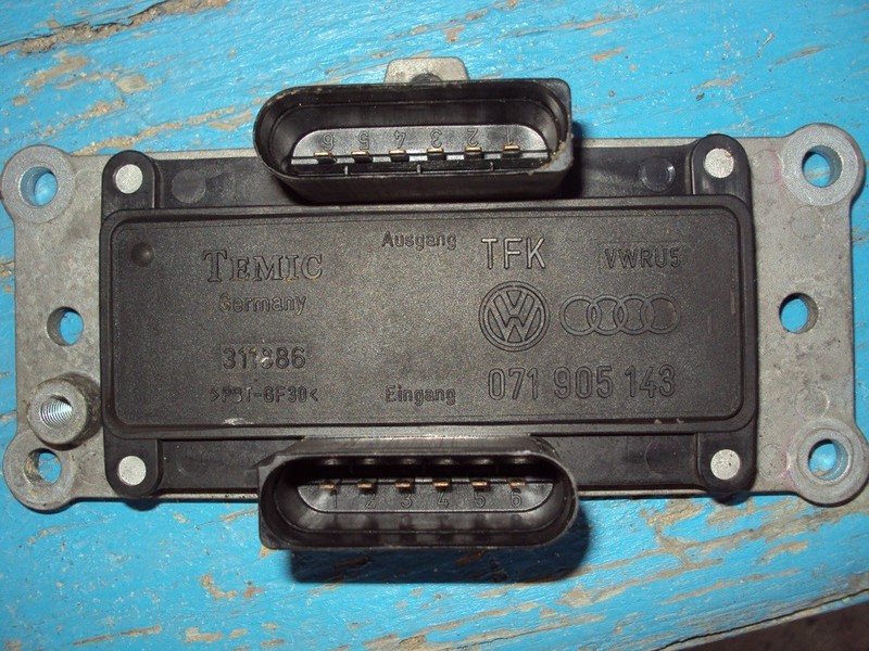 Коммутатор системы зажигания Volkswagen Passat B5 2000 г.  2.3 л бензин Одесса