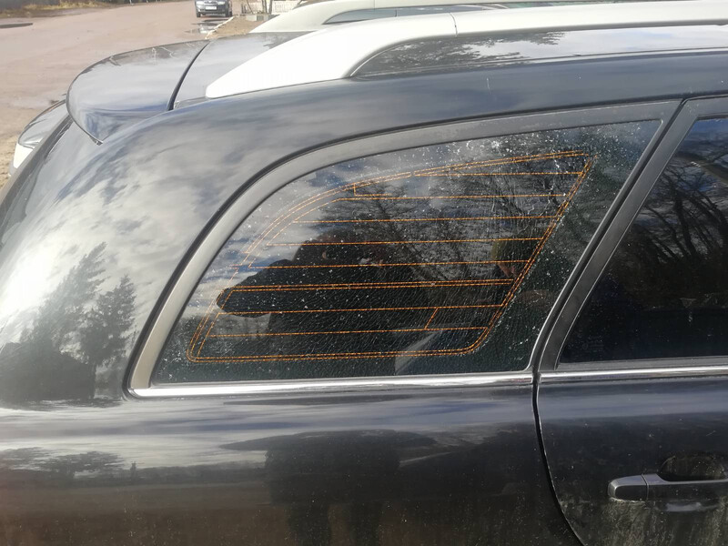 Праве кузовне скло Toyota Avensis  2003 універсал 1.8 Бензин 