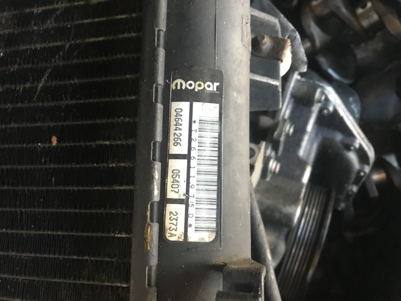 Радіатор 04644266   Chrysler Grand Voyager, Dodge Caravan