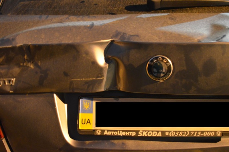 Крышка багажника голая 1Z5827023C   Skoda Octavia