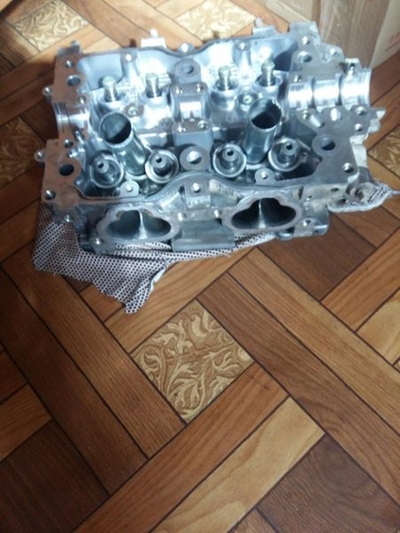 Головка циліндрів Subaru Outback  2010 2.5 Бензин 