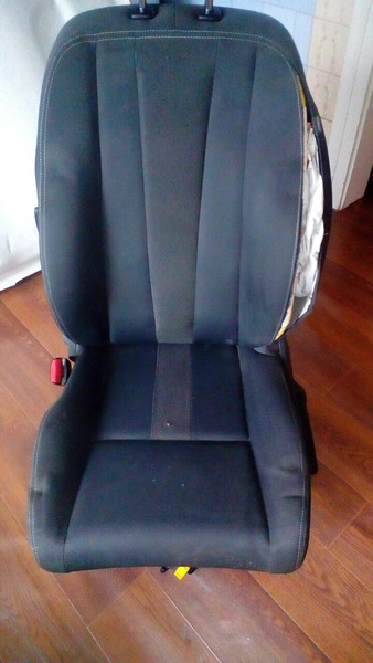 Переднее сиденье левое Renault Megane 3 универсал 2010 г.  1.5 л дизель Ровно