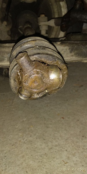 Привід передній правий Nissan Cherry  1984 хетчбек 1.2 Бензин 