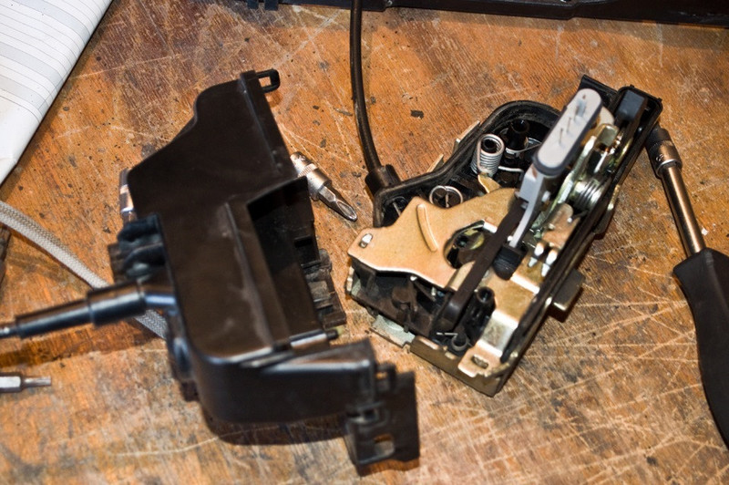 Замок двері Nissan Primera P12  2005 1.8 Бензин Чортків