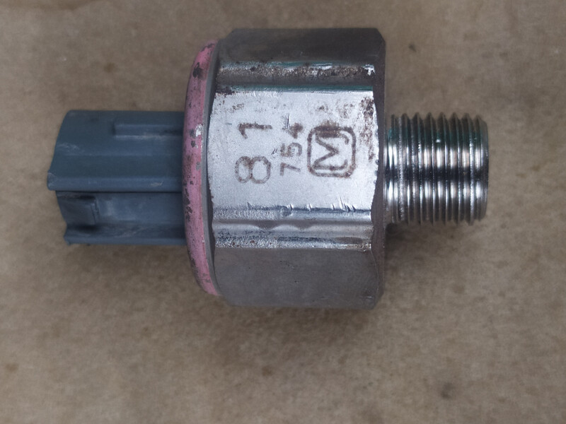 Датчик детонации Toyota Avensis  1998 хэтчбек 1.8 Бензин 