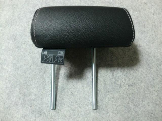 Подголовник задний центральный Subaru Forester SJ  2014 2.0 Бензин 