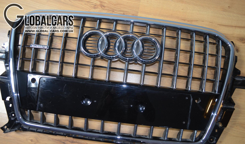 Решетка радиатора Audi Q5 2013 г.  2.0 л дизель Киев