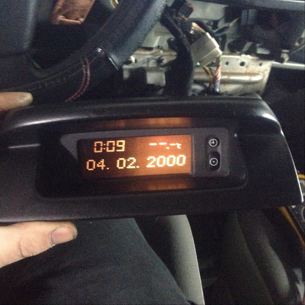 Информационный дисплей Opel Vivaro  2004 2.5 Дизель 