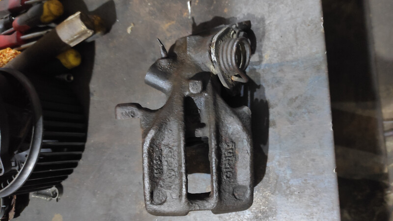 Гальмівний супорт задній Audi 90 1985 р.  2.2 л бензин Дніпро