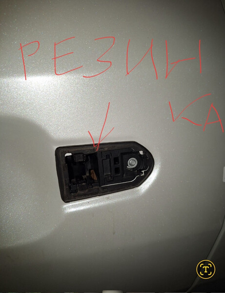 Резиновая накладка под ручку двери задняя Toyota RAV4  2023 2.5 Гибрид Київ