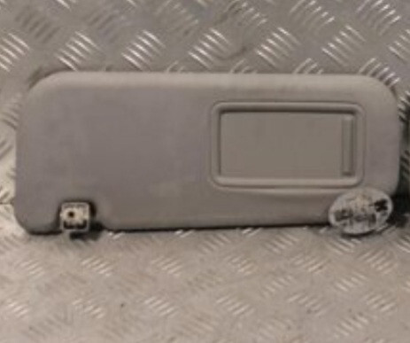 Козирок водійський Toyota Auris  2007 хетчбек 1.6 Бензин 