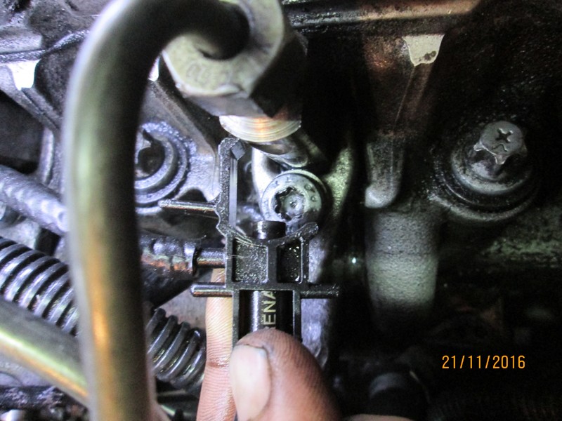 Тройник обратки соляры на форсунку, ремень ГРМ, натяжной ролик Renault Kangoo  2001 1.9 Дизель Кагарлык