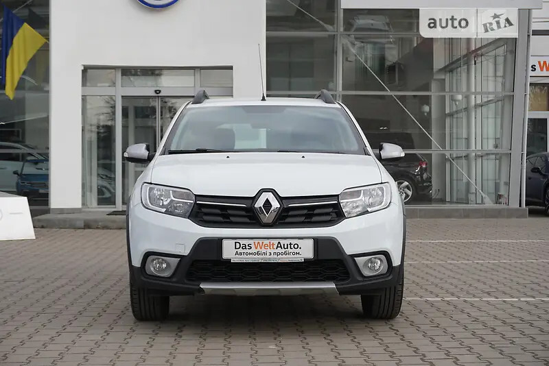 Решетка радиатора Renault Sandero Stepway 2 универсал 2017 г.  1.5 л дизель