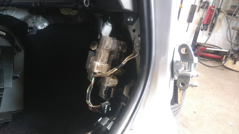 Проводка під торпедою Toyota Auris  2012 хетчбек 1.3 Бензин 