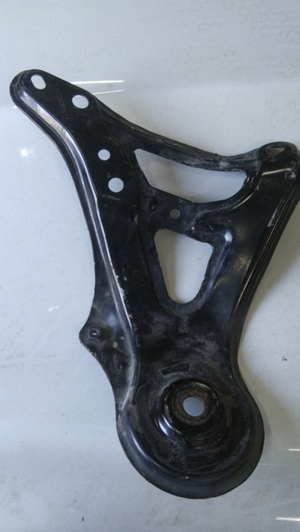 Кронштейн балки правый Lexus RX 2014 г.  3.5 л гибрид Киев