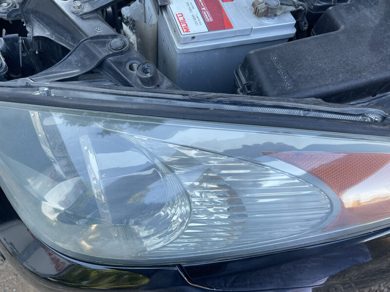 Уплотнитель капота Toyota Solara купе 2006 г.  2.4 л бензин Одесса