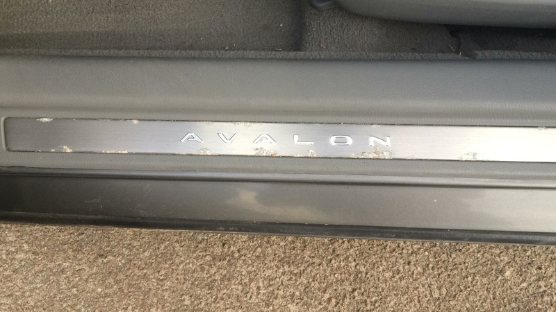 Накладка дверного проема (декор) передлев Toyota Avalon  2007 3.5 Бензин Киев