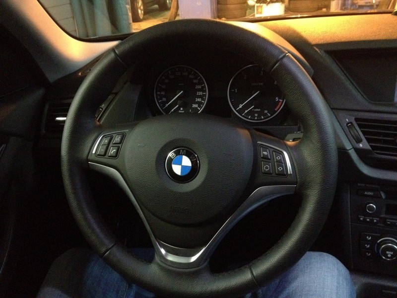 Руль BMW X1  2010 універсал 2.0 Дизель 