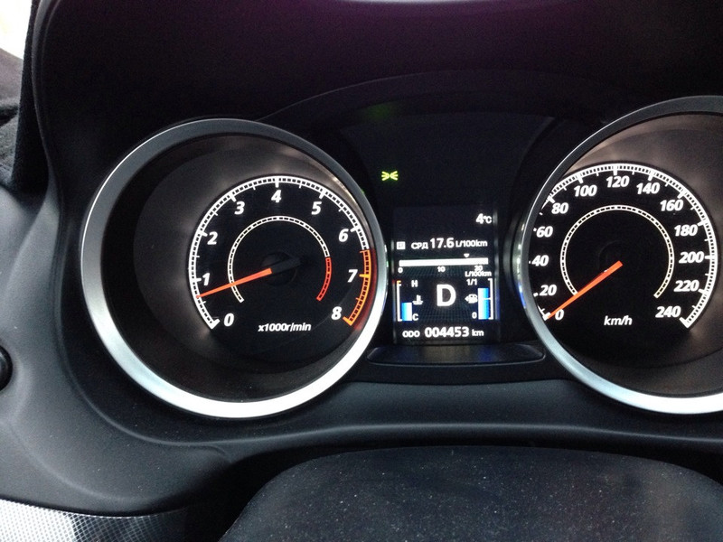 Цветная приборная панель Mitsubishi Lancer X  2008 2.0 Бензин Киев