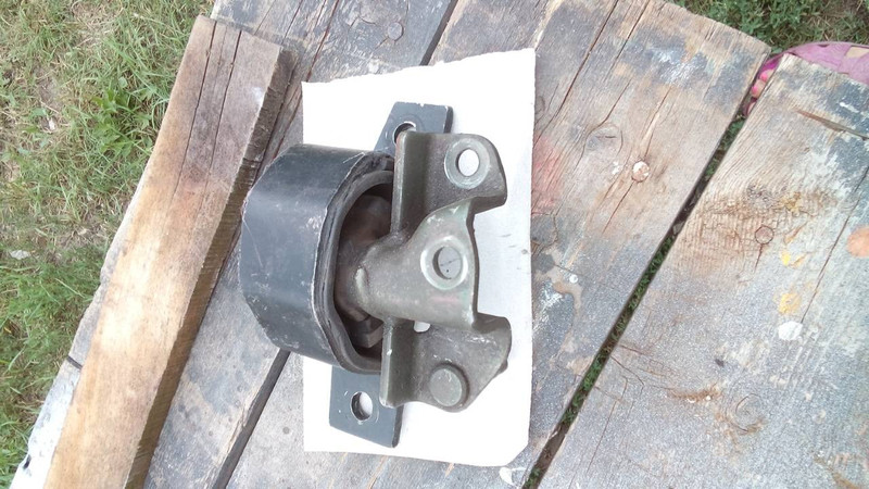 Права подушка мотора Nissan Almera Седан n16 2003 1.5 Бензин 