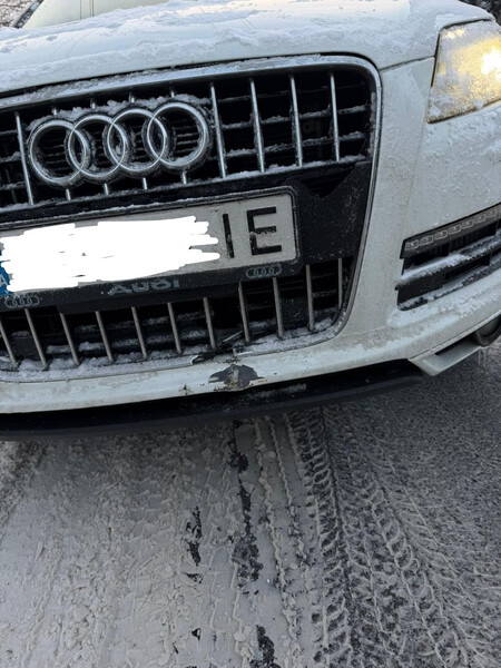 Решітка радіатора Audi Q7  2014 3.0 Дизель Луцьк