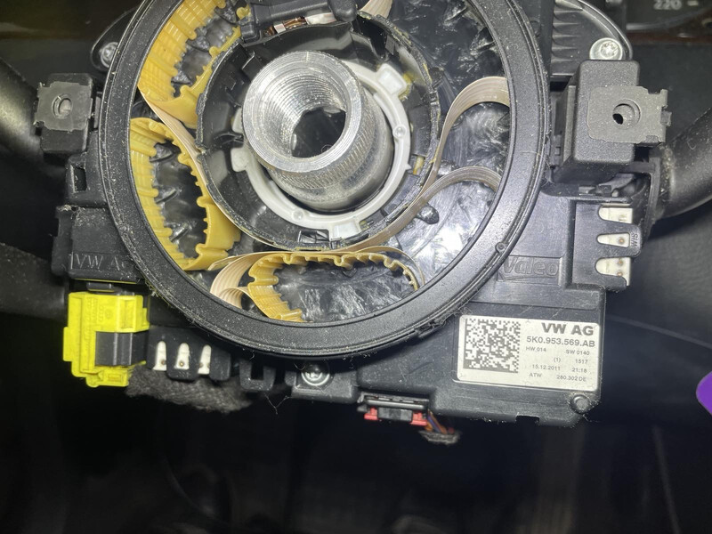 Шлейф руля Volkswagen Passat B7 универсал 2011 г.  2.0 л дизель Киев