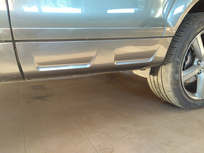 Молдинг двери Audi Q7 2014 г.  3.0 л бензин Ровно