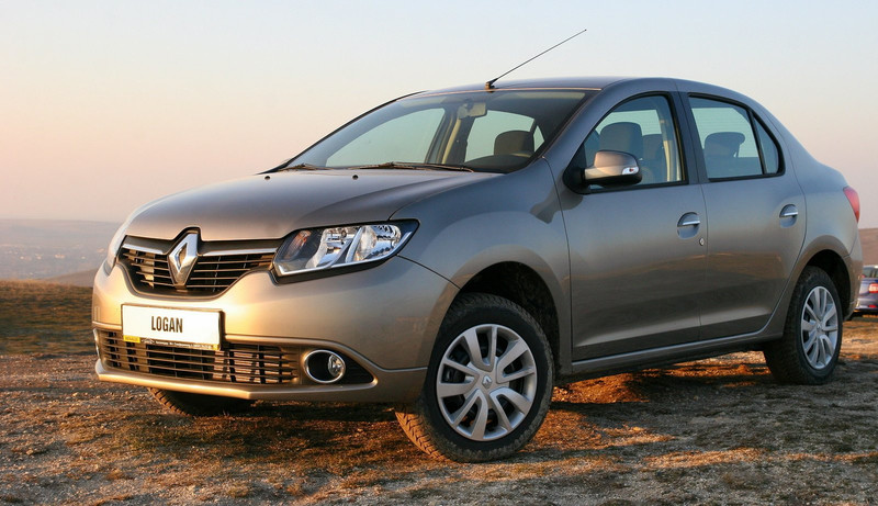 Бампер передний голый Renault Sandero 2 хэтчбек 2013 г.  1.2 л бензин Черкассы