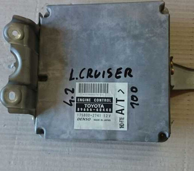 Електронний блок керування двигуном 89666-60440   Toyota Land Cruiser