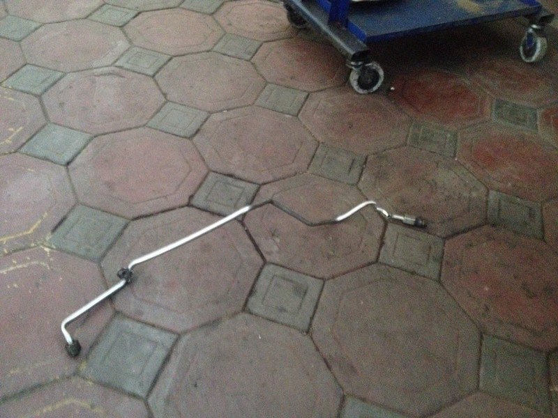 Трубка подачи масла на турбину Volkswagen Caddy 1,9 bls 2006 1.9 Дизель Одесса