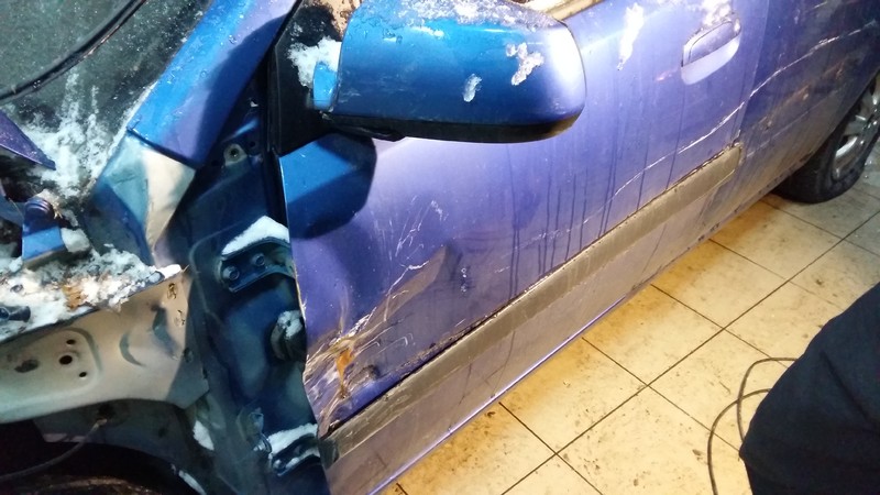 Чверть кузова передня ліва Kia Rio 2  2007 1.4 Бензин 