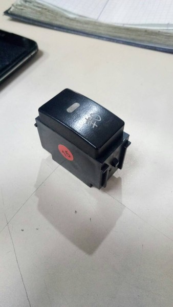 Кнопка включення протитуманних фар Nissan Micra K13  2013 1.2 Бензин 