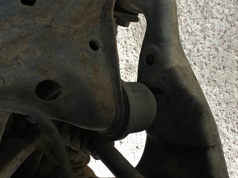 Отбойник рычага Toyota FJ Cruiser  2006 4.0 Бензин Киев