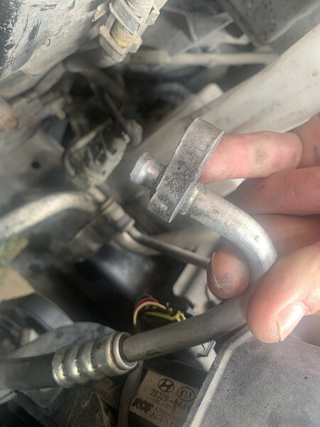 Трубка кондиціонера 977753U200   Kia Sportage