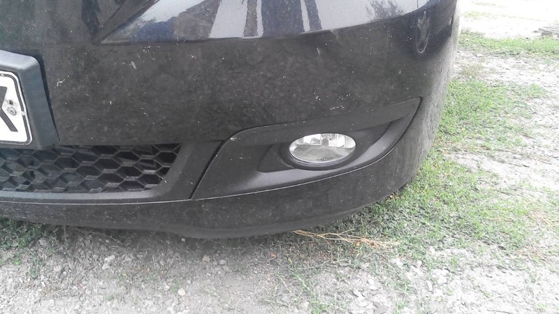Правая туманка с решеткой Mazda 3 BK  2007 хэтчбек 1.6 Бензин Ровно