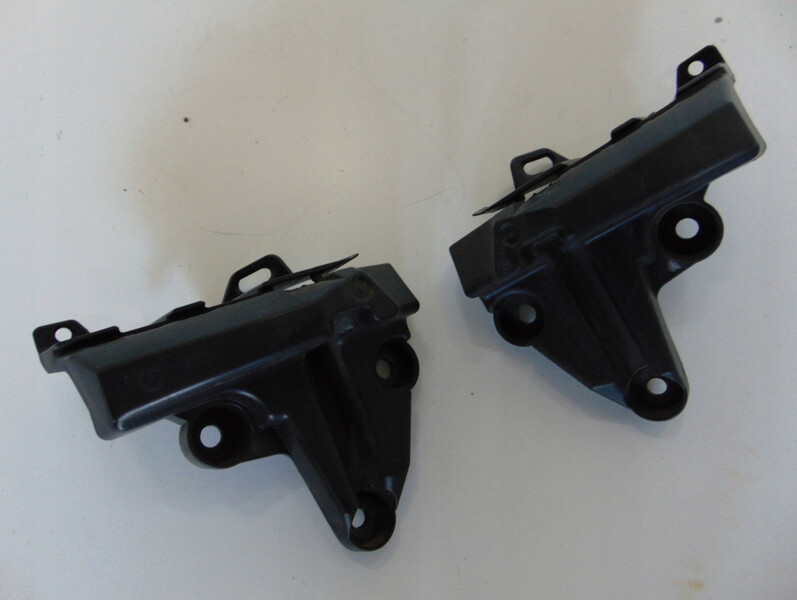 Кронштейн заднего бампера правый Citroen C4 хэтчбек 2013 г.  1.6 л дизель Борисполь