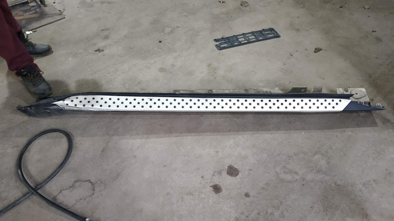 Накладка порога правая BMW X6  2010 хэтчбек 4.0 Бензин Одесса