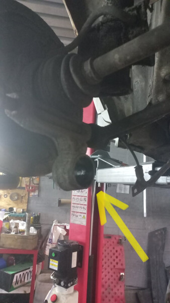 Сайленблок задньої цапфи Subaru Forester SG  2004 універсал 2.0 Бензин 