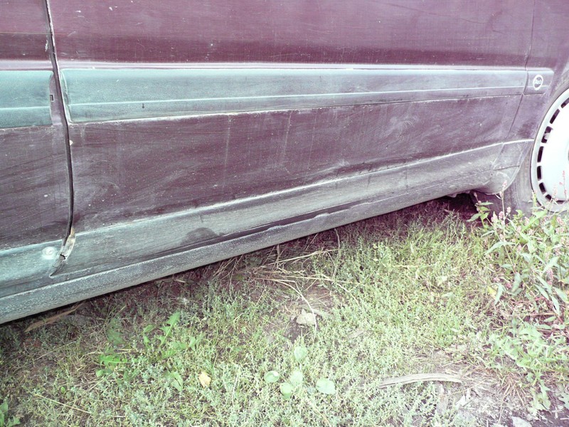 Молдинг двері Audi 100 C4  1992 2.8 Бензин 