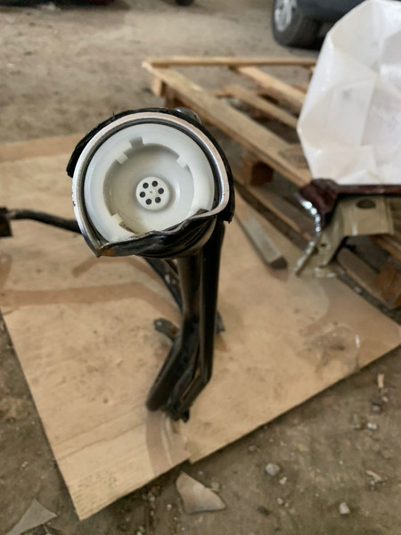 Горловина бензобака Lexus RX 450 h універсал 2014 р.  3.5 л бензин Київ