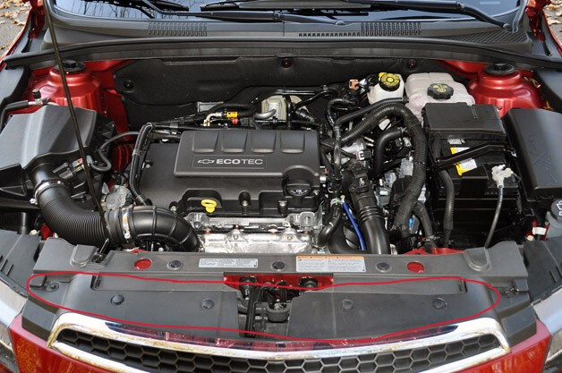 Пластмасова накладка на передню панель Chevrolet Cruze  2012 1.8 Бензин 