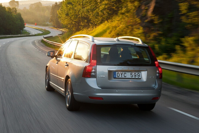 Бампер задний Volvo V50 универсал 2007 г.  2.0 л дизель Киев
